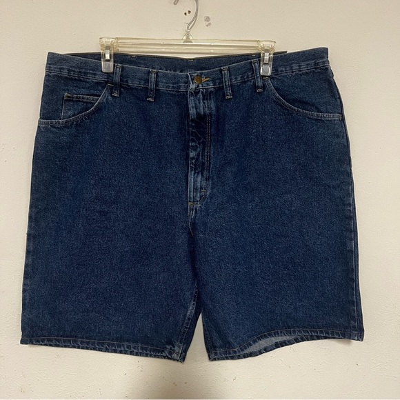 Wrangler Relaxed Fit Blue Denim Jean Shorts Mens Size 44 - Picture 1 of 4
